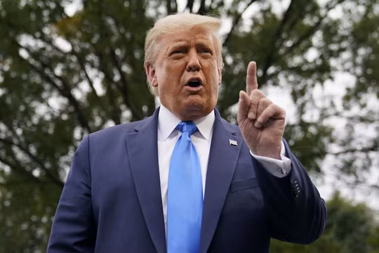 Những ngày gần đây, dư luận thế giới xôn xao trước việc The New York Times (NYT) đưa tin Tổng thống Mỹ Donald Trump nộp thuế 750 USD (hơn 17 triệu đồng) vào năm 2016.