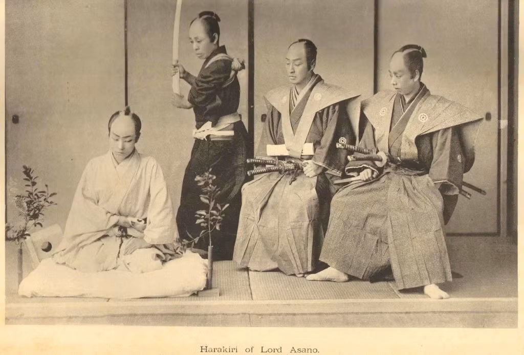Lịch sử Nhật Bản ghi nhận nhiều trường hợp thực hiện nghi lễ Seppuku để bảo vệ danh dự.