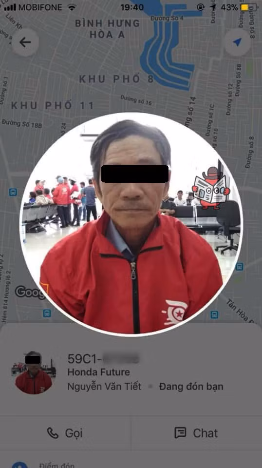 Dan mang buc xuc chuyen tai xe gia mua tra sua bi khach 