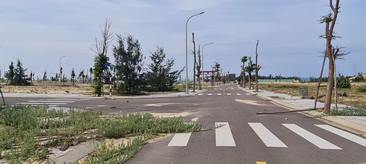 Cảnh vắng vẻ, đìu hiu ở một khu đô thị mới, từng được giới đầu tư săn đón.