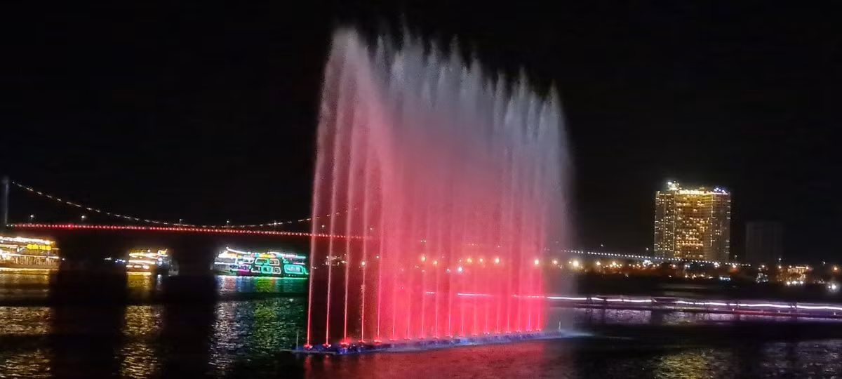 Khai mac Le hoi phao hoa Da Nang: Khan dai khong con cho trong-Hinh-12