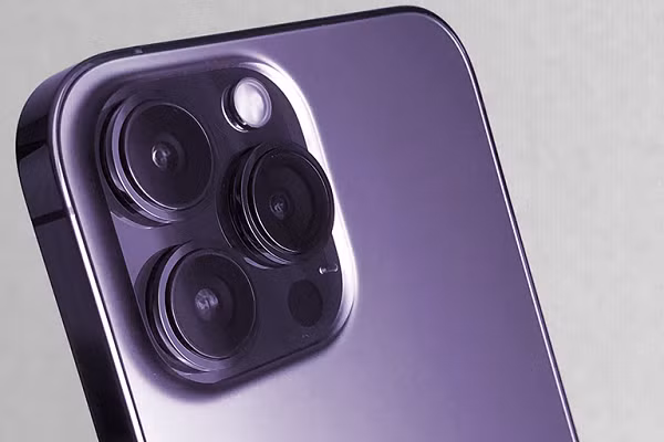 Có một chi tiết khá thú vị khác trên màn hình của iPhone 14 Pro Max chính là nó sẽ có kích thước 6,69 inch, tăng nhẹ so với 6,68 inch dựa trên báo cáo từ nhà phân tích Ross Young mô tả gần đây.
