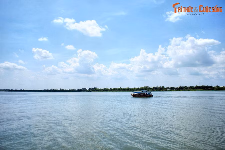 Trong các văn bản hành chính , tên gọi "Tháp Mười" chính thức xuất hiện và được triều Nguyễn lẫn chính quyền thực dân Pháp sử dụng phổ biến kể từ những năm 1860, liên quan đến cuộc khởi nghĩa của Thiên Hộ Dương, với căn cứ địa ở vùng Đồng Tháp Mười.