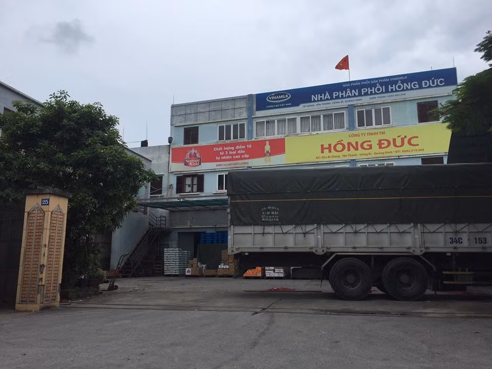 Quang Ninh: Dau tran theo nuoc mua xuong dong ruong, dan buc xuc-Hinh-2