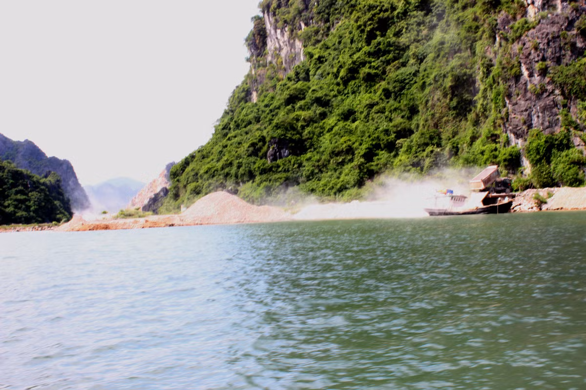 “Pha” nui da vung dem di san vinh Ha Long: Trach nhiem thuoc ve ai?-Hinh-4