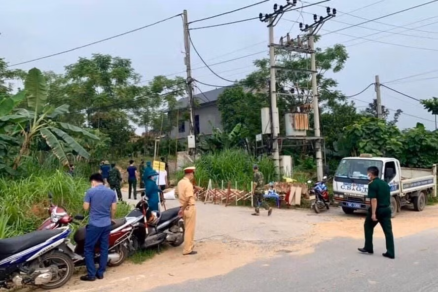 Tron tranh cach ly COVID-19, vo y thuc... nhan ket dang-Hinh-2