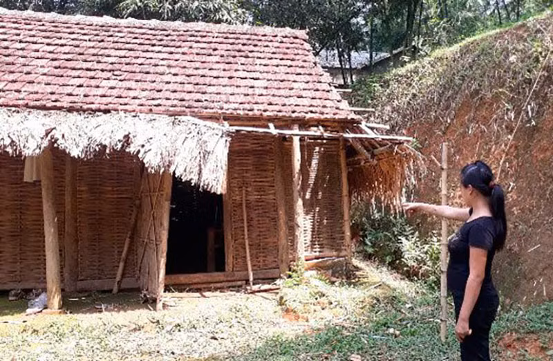  Bác hiếp dâm cháu gái có thai: Năm 2018, mẹ mất sớm, cháu M. được cha đưa về quê sinh sống cùng với bác ruột ở (xã Phùng Giáo, huyện Ngọc Lặc, Thanh Hóa) và trong thời gian này cháu M. mang thai, sinh con. Sau khi phát hiện con gái có thai, người cha gặng hỏi thì biết bị bác ruột hiếp dâm nhiều lần nhưng không dám nói với ai, vì sợ bị giết nếu để lộ chuyện ra ngoài. Sau khi M. sinh em bé người bác này đã bỏ trốn khỏi địa phương, không ai liên lạc được. 