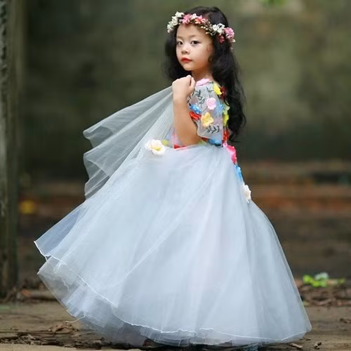 Nhân vật trong bộ ảnh này là bé Phan Ngọc Nam Phương (tên gọi ở nhà là Kat), sinh năm 2010, hiện học lớp mẫu giáo tại Hà Nội.