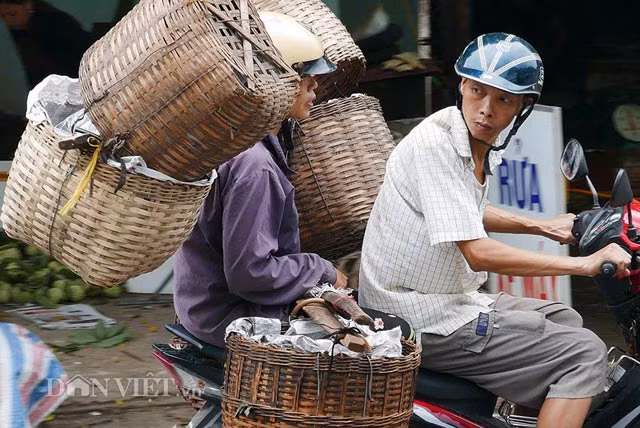 Hoạt động thu mua na diễn ra khá thuận lợi và nhanh chóng nên chợ thường diễn ra vào buổi sáng trong ngày.