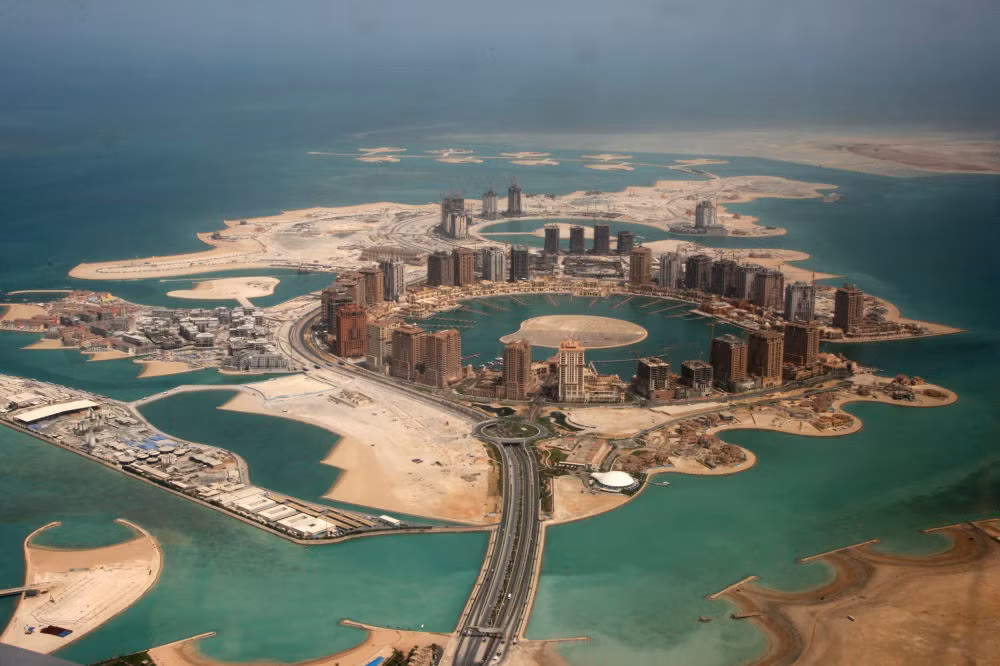 Hình ảnh đảo ngọc Pearl-Qatar ở Doha, Qatar nhìn từ trên cao.