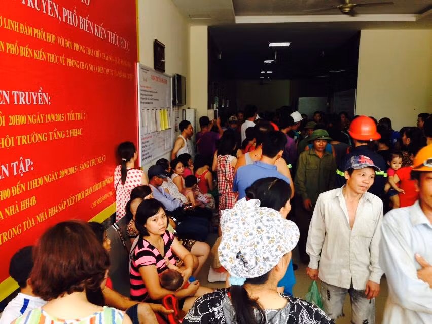 Bao chay nham, hang tram nguoi thao chay khoi chung cu