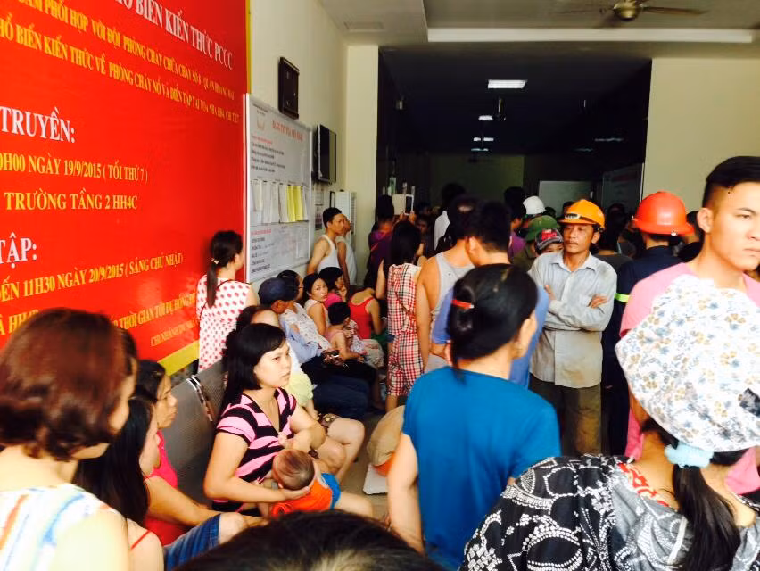 Bao chay nham, hang tram nguoi thao chay khoi chung cu-Hinh-2