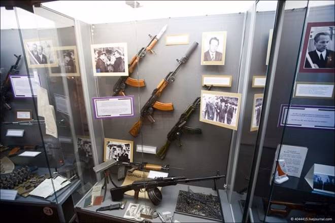 AK-47 phù hợp với điều kiện khí hậu trên khắp thế giới. Việc sử dụng cũng rất đơn giản nên những người chưa từng cầm súng vẫn có thể bắn.