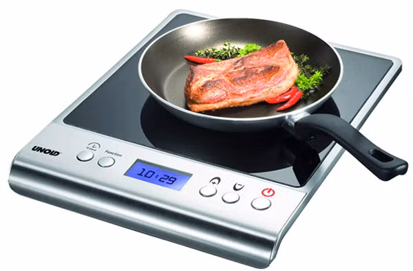Vì vậy để đảm bảo sức khỏe cho cả gia đình, bạn chỉ nên giữ nhiệt độ ở mức trung bình hoặc thấp, không để lửa bén vào lòng chảo, tuyệt đối tránh để chảo không trên bếp nóng khi chưa có dầu, mỡ hoặc thức ăn trong chảo.