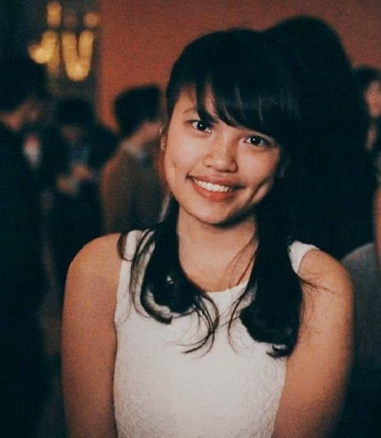 Nguyễn Thị Cẩm Hà bất ngờ khi được nhận vào 9 trường lớn ở Mỹ như ĐH Duke (xếp thứ 7), ĐH Brown (xếp thứ 14), ĐH Wellesley... và được cấp mức học bổng hơn 230.000 USD.