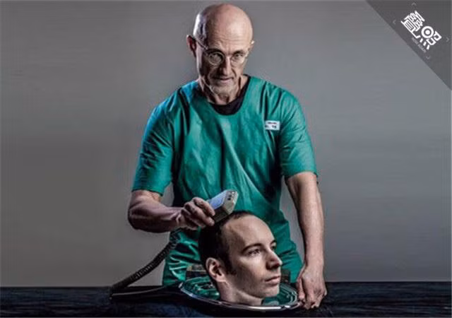 Cấy ghép đầu: Mới đây bác sĩ chuyên khoa thần kinh người Italia là Sergio Canavero khẳng định có thể thực hiện ca cấy ghép đầu trong vòng 2 năm tới. Kỹ thuật này sẽ cứu được những người bị căn bệnh ung thư hành hạ, hoặc những người bị teo hệ thần kinh và cơ bắp.