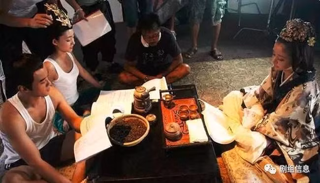 Kem dường như là đồ ăn vặt giải nhiệt được Lệ Dĩnh rất yêu thích.