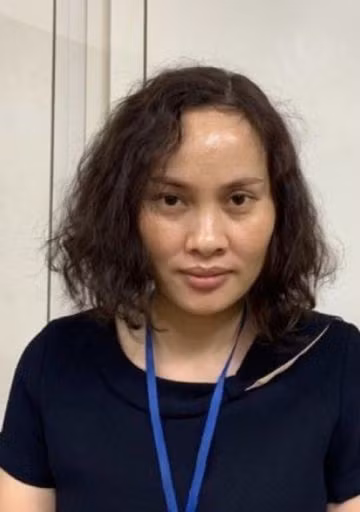 Bà Ngô Thị Thu Huyền (sinh năm 1983, Phó Giám đốc Công ty BMS. Bà Huyền cũng bị khởi tố về tội "Lừa đảo chiếm đoạt tài sản".