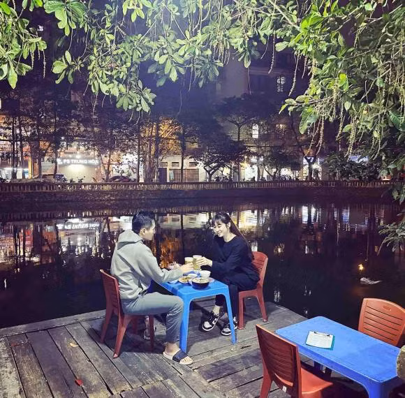 Sinh ba con, vo BTV Quoc Khanh van duoc khen tre dep nhu gai 30