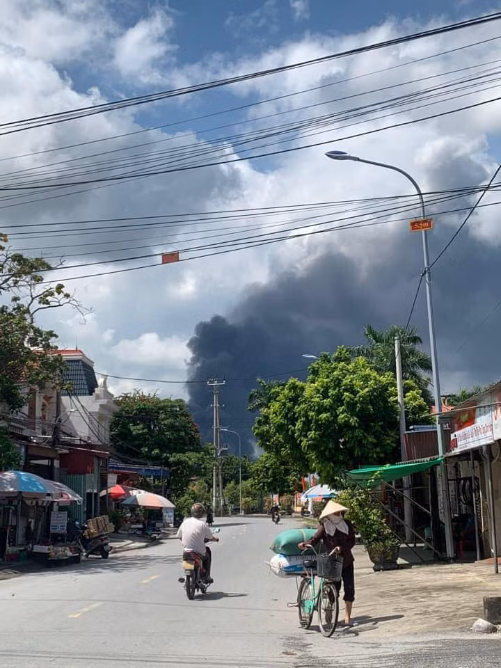 Chay xuong in o Hai Phong: Hai cong nhan bi bong-Hinh-5