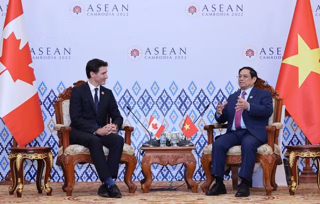 Thủ tướng Phạm Minh Chính gặp Thủ tướng Canada Thu tuong Pham Minh Chinh gap Thu tuong Canada
