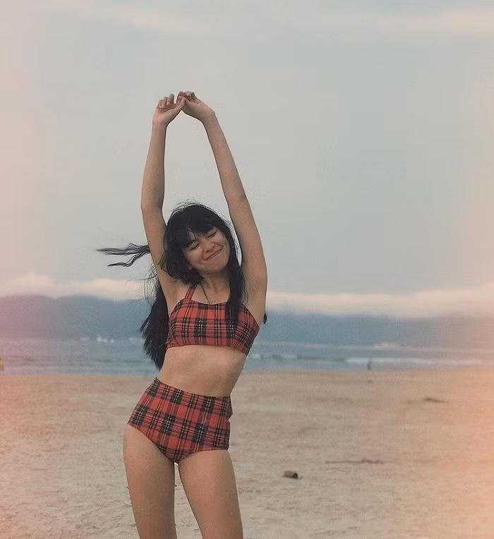 Nói về gu thời trang của mình, Khánh Vân cho biết không có ý định theo đuổi phong cách gợi cảm song không ngại thử sức những bộ cánh quyến rũ chừng mực.