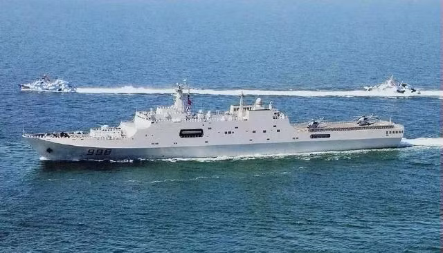 Kể từ khi thành lập nước “Trung Hoa mới”, dù có sự thay đổi về chiến lược, Quân đội Trung Quốc chỉ được coi là một lực lượng phòng thủ khu vực, khả năng tiến công tầm xa hạn chế; chưa đủ khả năng tác chiến viễn chinh như Quân đội Mỹ, Nga hay quân đội các quốc gia NATO.