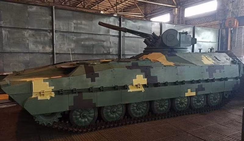 Theo ghi nhận sơ bộ, nguyên mẫu thử nghiệm của xe chiến đấu bộ binh (IFV) này sử dụng khung gầm pháo tự hành 2S1 Gvozdika cũ từ thời Liên Xô (dựa trên cơ sở MT-LB), nó được sản xuất tại Nhà máy máy kéo Kharkov.