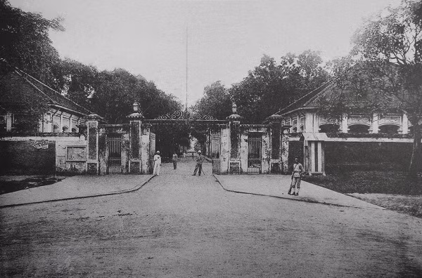 Vào hơn 100 năm trước, công xưởng đóng tàu Ba Son, vốn nằm trên đường Tôn Đức Thắng, quận 1, nay là khu phức hợp Sài Gòn - Ba Son.