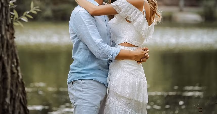 Kỉ niệm ngày cưới xong, chồng làm điều kinh hãi với vợ Ki niem ngay cuoi xong, chong lam dieu kinh hai voi vo