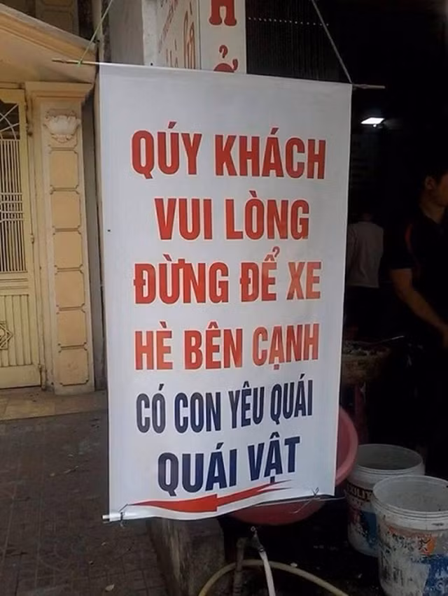 Một tấm biển thông báo hài hước, dí dỏm.