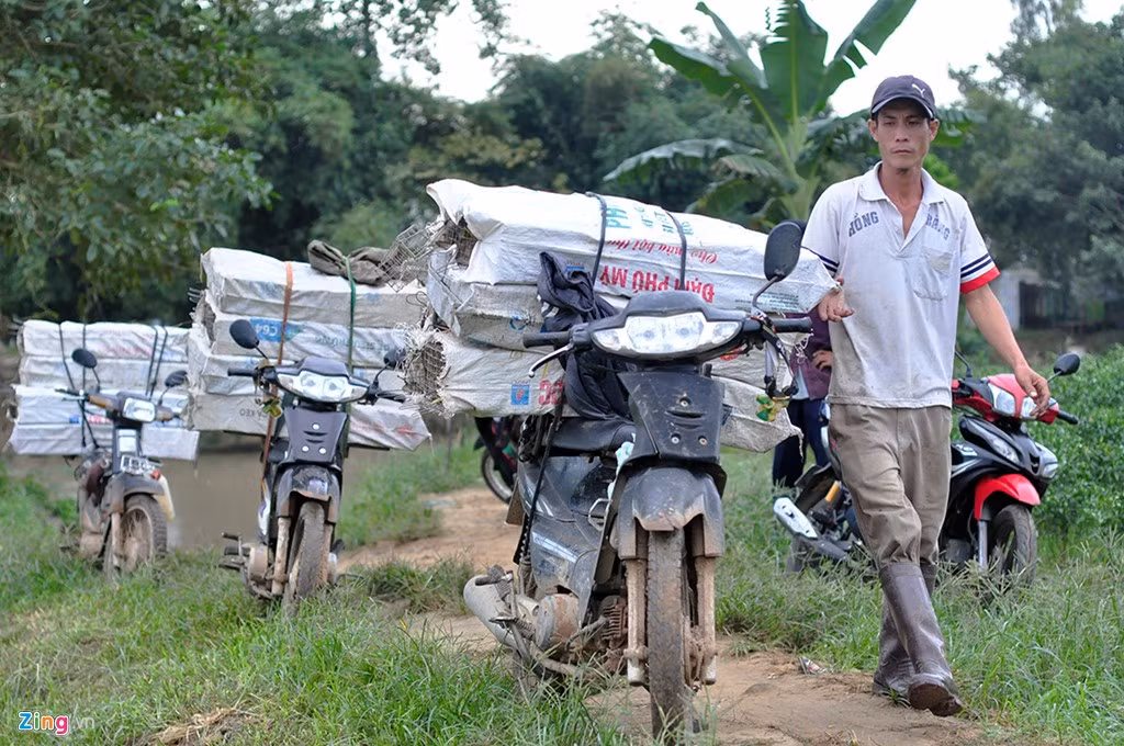 Một thợ săn cho biết vào mùa mưa, thức ăn dồi dào nên chuột phát triển nhanh. Do vậy, mỗi ngày người đặt bẫy có thể bắt được 20-30 kg.