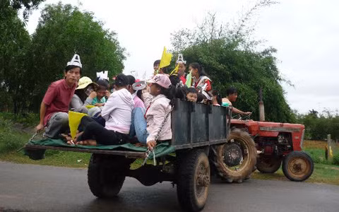 Chở cả tiểu đội.