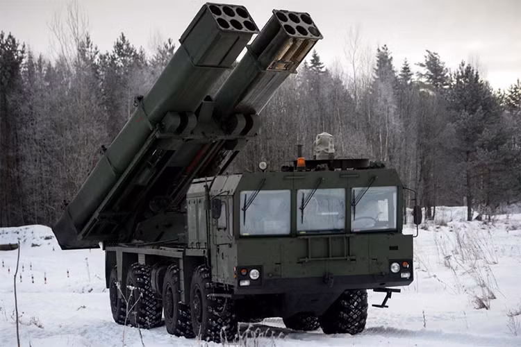 Hiện tại các thông tin chi tiết về pháo phản lực Tornado-S vẫn được Quân đội Nga giữ kín. Trong khi đó các biến thể khác của Tornado như Tornado-G và Tornado-U đã được giới thiệu từ năm 2007. Bộ ba “bão lửa” mới này của Nga sẽ thay thế pháo phản lực do Liên Xô sản xuất trước đây gồm BM-21, BM-27 và BM-30. Nguồn ảnh: Bộ Quốc phòng Nga.