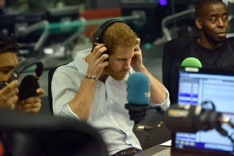 Tuy nhiên, vai trò biên tập viên của Hoàng tử Harry tại Radio 4 Today chỉ kéo dài trong một ngày, và khung giờ phát sóng chương trình do Hoàng tử nước Anh biệp tập chỉ từ 6-9 sáng.