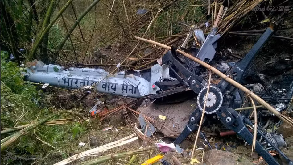 Đáng chú ý, trước đó chỉ vài chục giờ, hôm thứ 3 (4/7), một chiếc trực thăng ALH của Không quân Ấn Độ cũng gặp nạn. Các vụ tai nạn chỉ cách nhau vài ngày cho thấy Không quân Ấn Độ đang gặp “khủng hoảng” về đảm bảo kỹ thuật cho các máy bay. Nguồn ảnh: Sina