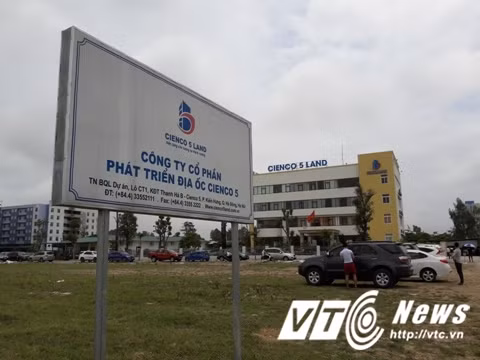Cuối tháng 4/2016, thông tin về việc Tập đoàn Mường Thanh của "đại gia điếu cày" Lê Thanh Thản mua 95% cổ phần của Cienco 5 Land, qua đó gần như nắm quyền chi phối dự án khu đô thị Thanh Hà được công bố đã làm nóng thị trường địa ốc Hà Nội. Ảnh: VTC news.
