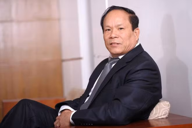 Trước khi trở thành doanh nhân, đại gia này từng là một quân nhân. Vào năm 1976, ông bắt đầu đảm nhiệm chức Giám đốc tại Xí nghiệp gạch ngói Từ Liêm và gần 30 năm sau trở thành Chủ tịch Công ty cổ phần Phát triển Đô thị Từ Liêm. Ảnh: Tin nhanh chứng khoán.