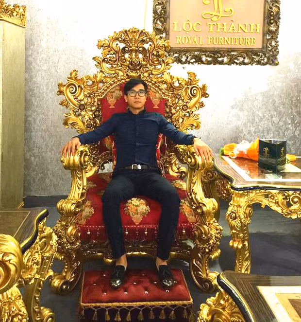 Giá giao dịch bộ bàn ghế này là 1.850.000 đồng. Ảnh: FB Lộc Thành Royal.