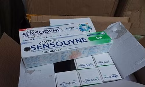 Thu giữ gần 14.000 sản phẩm kem đánh răng Sensodyne nghi giả - Hình 2 Thu giu gan 14.000 san pham kem danh rang Sensodyne nghi gia-Hinh-2