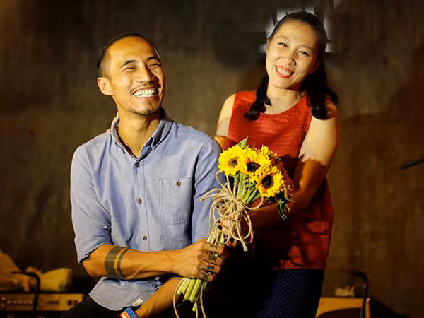 Vợ chồng Phạm Anh Khoa từng có những xích mích, nhưng sau tất cả vẫn êm ấm bên nhau.Nếu đàng hoàng, tại sao im lặng?