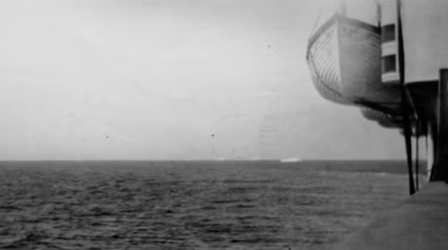 Palmer đã chụp ảnh tảng băng trôi khiến tàu Titanic chìm khi ở trên tàu Carpathia.