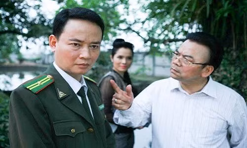 Với biểu cảm lạnh lùng, Tùng Dương rất hợp với những vai diễn phản diện.