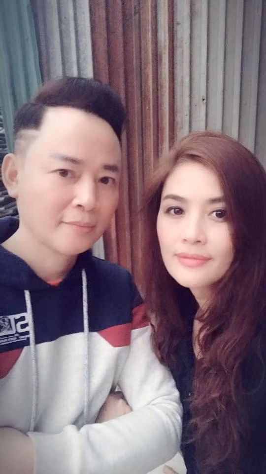 Hiện tại, cả anh và Hoa Thúy vẫn là những người bạn tốt.