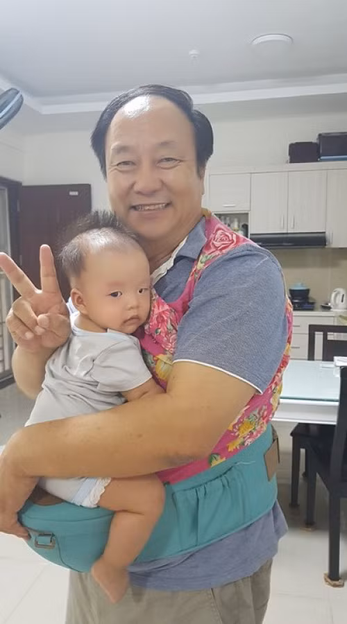 Ong noi dang yeu nhat “Vinh Bac Bo”, mac ao cua ba de do chau-Hinh-2