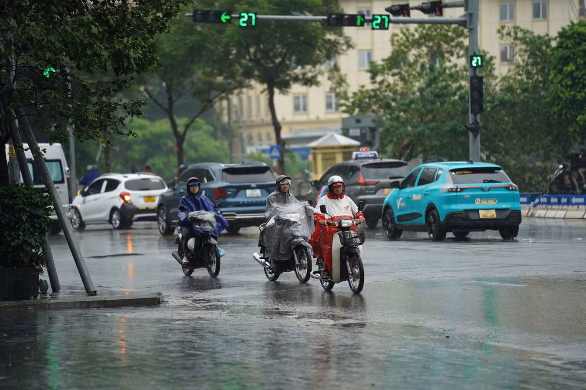 Giao thông ở Hà Nội ngày 7/9 thông suốt, vắng vẻ.