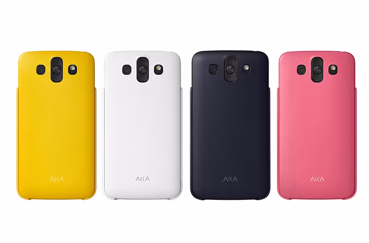 LG AKA có nhiều nhân vật khác nhau tương ứng với từng màu vỏ lưng của máy. LG AKA đã lên kệ tại Hàn Quốc vào cuối năm ngoái và hiện nó đang tiếp tục được ra mắt ở nhiều thị trường khác.