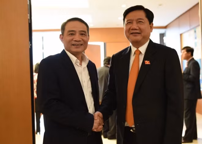 Bi thu Dinh La Thang ban giao chuc Bo truong GTVT