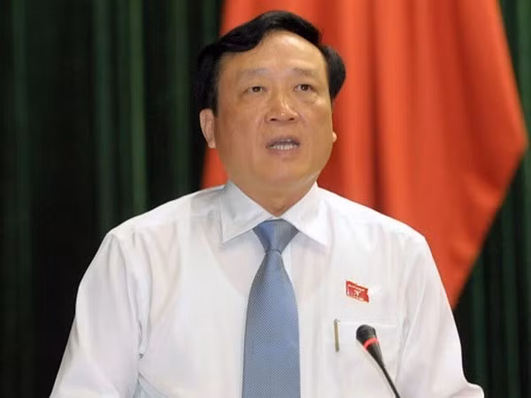 8. Ông Nguyễn Hòa Bình được bầu làm Chánh án TANDTC Sáng nay (8/4), Quốc hội đã thông qua Nghị quyết bầu ông Nguyễn Hòa Bình làm Chánh án Tòa án nhân dân tối cao và Nghị quyết bầu ông Lê Minh Trí làm Viện trưởng Viện Kiểm sát nhân dân tối cao. Theo đó, Ban Kiểm phiếu phát ra 490 phiếu, thu về 490 phiếu. Số phiếu hợp lệ là 490, số phiếu không hợp lệ là 0. Có 472 phiếu đồng ý bầu ông Nguyễn Hòa Bình làm Chánh án Tòa án nhân dân tối cao, bằng 95,55%.