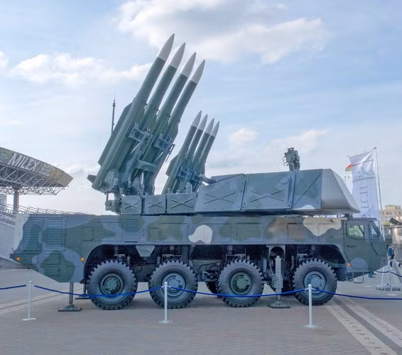 Theo các nhà báo Ukraine, trong cuộc chiến ở miền đông chống lại phiến quân ly khai được Nga hậu thuẫn, vũ khí của Belarus đã được sử dụng tích cực và mang lại hiệu quả cao.